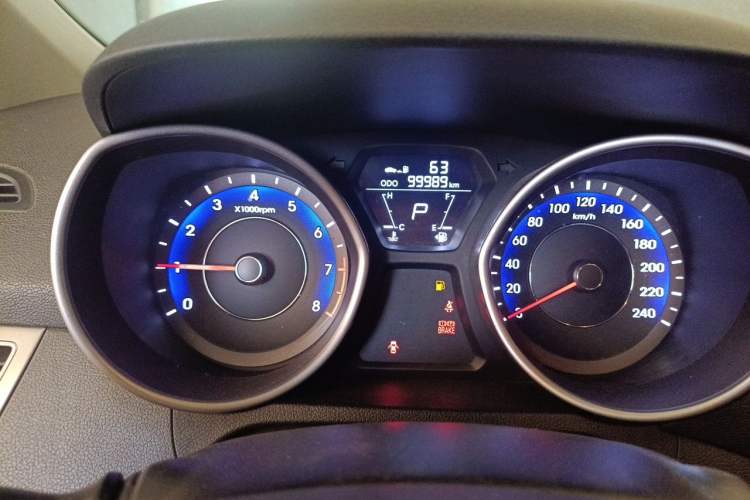 Used Hyundai Elantra (5th Generation / Langdong) 2012 1.6L Automatic Fashion Edition Instrument Cluster
