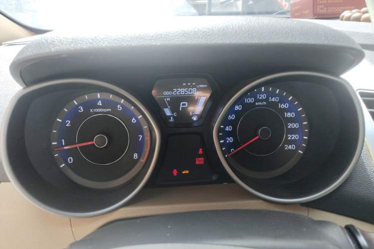 Used Hyundai Elantra (5th Generation / Langdong) 2012 1.6L Automatic Fashion Edition Instrument Cluster