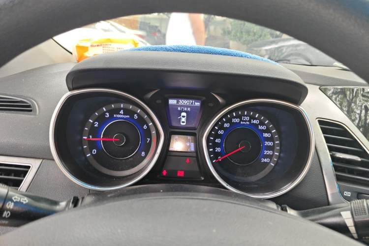 Used Hyundai Elantra (5th Generation / Langdong) 2012 1.6L Manual Leading Model Instrument Cluster
