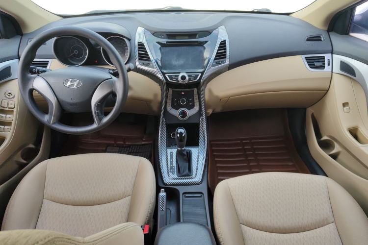 Used Hyundai Elantra (5th Generation / Langdong) 2012 1.6L Automatic Fashion Edition Interior 3