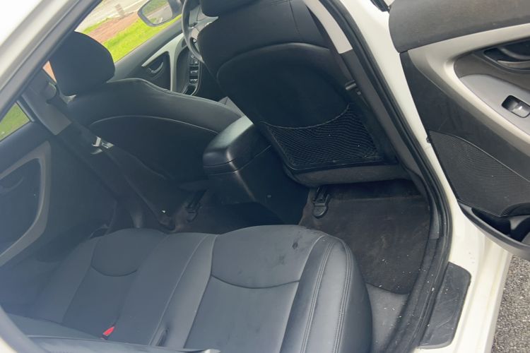 Used Hyundai Elantra (5th Generation / Langdong) 2012 1.6L Automatic Fashion Edition Interior 7