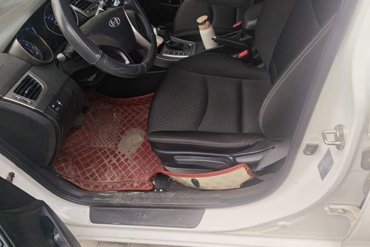 Used Hyundai Elantra (5th Generation / Langdong) 2012 1.6L Automatic Fashion Edition Left Front Seat