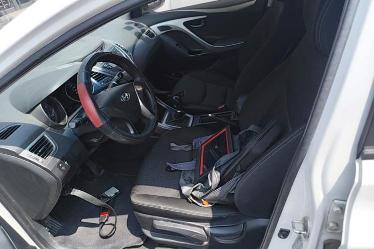 Used Hyundai Elantra (5th Generation / Langdong) 2012 1.6L Manual Fashion Edition Left Front Seat