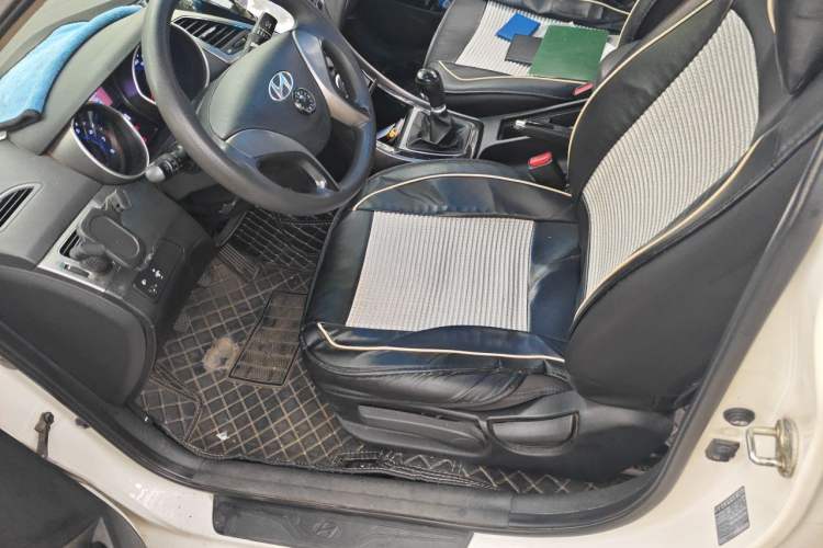 Used Hyundai Elantra (5th Generation / Langdong) 2012 1.6L Manual Leading Model Left Front Seat