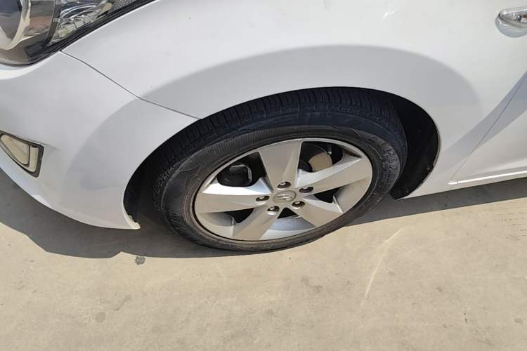 Used Hyundai Elantra (5th Generation / Langdong) 2012 1.6L Manual Fashion Edition Left Front Wheel Hub