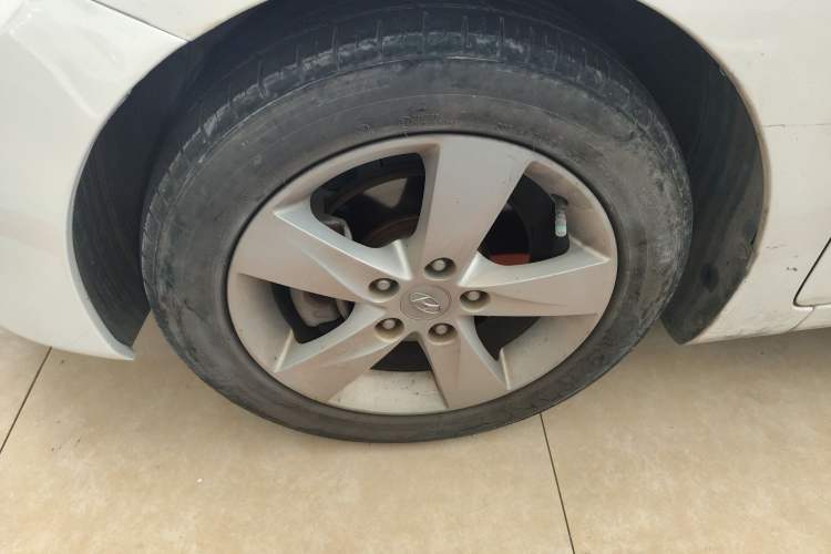 Used Hyundai Elantra (5th Generation / Langdong) 2012 1.6L Manual Fashion Edition Left Front Wheel Hub