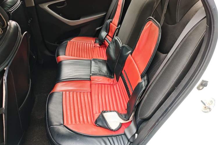 Used Hyundai Elantra (5th Generation / Langdong) 2012 1.6L Manual Fashion Edition Left Rear Seat