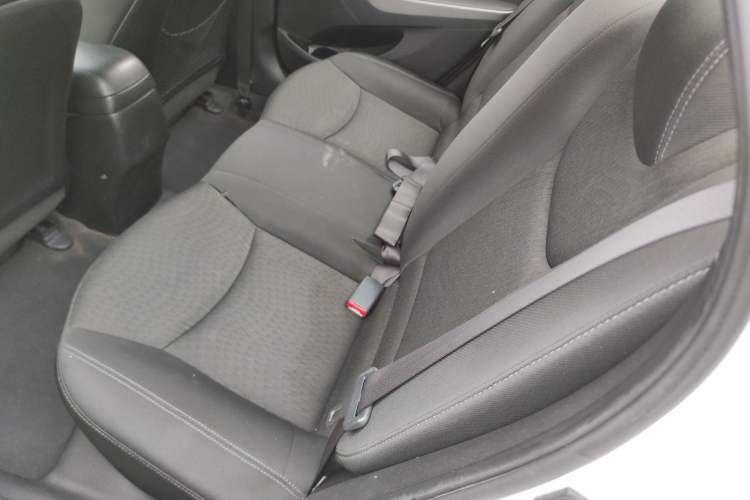 Used Hyundai Elantra (5th Generation / Langdong) 2012 1.6L Manual Fashion Edition Left Rear Seat