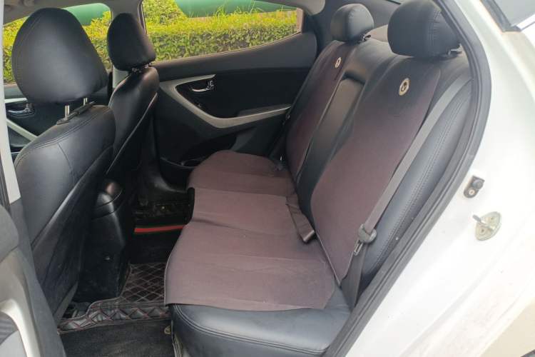 Used Hyundai Elantra (5th Generation / Langdong) 2012 1.6L Automatic Leading Model Left Rear Seat