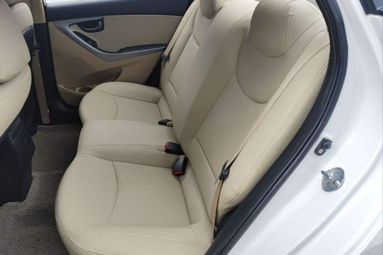 Used Hyundai Elantra (5th Generation / Langdong) 2012 1.6L Manual Fashion Edition Left Rear Seat