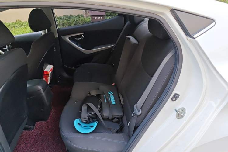 Used Hyundai Elantra (5th Generation / Langdong) 2012 1.6L Automatic Leading Model Left Rear Seat