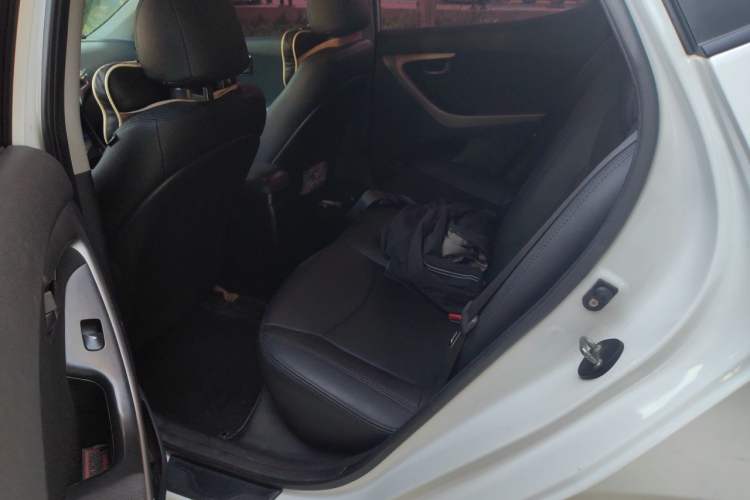 Used Hyundai Elantra (5th Generation / Langdong) 2012 1.6L Manual Fashion Edition Left Rear Seat