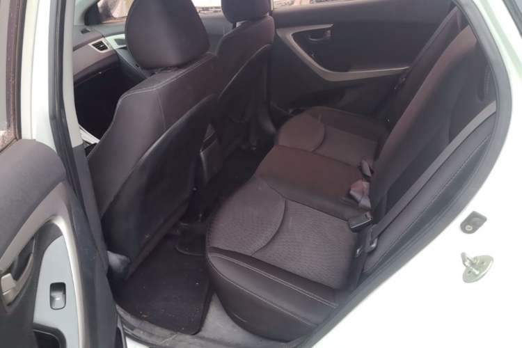 Used Hyundai Elantra (5th Generation / Langdong) 2012 1.6L Automatic Fashion Edition Left Rear Seat