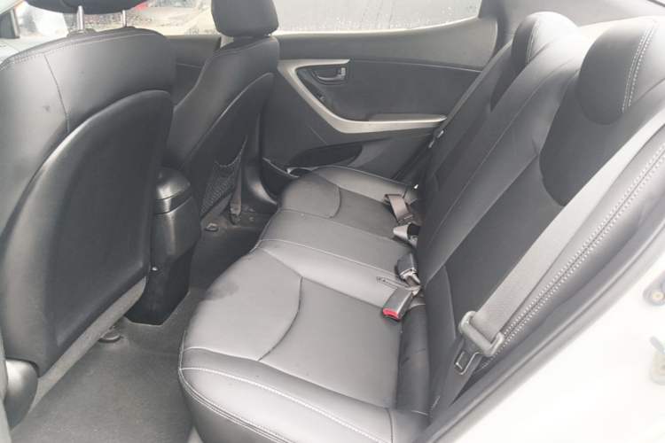 Used Hyundai Elantra (5th Generation / Langdong) 2012 1.6L Automatic Fashion Edition Left Rear Seat