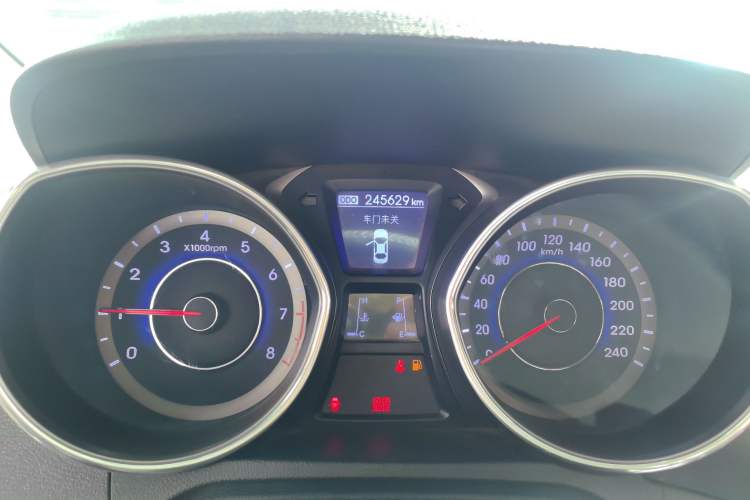 Used Hyundai Elantra (5th Generation / Langdong) 2012 1.6L Manual Leading Model Odometer Close Up