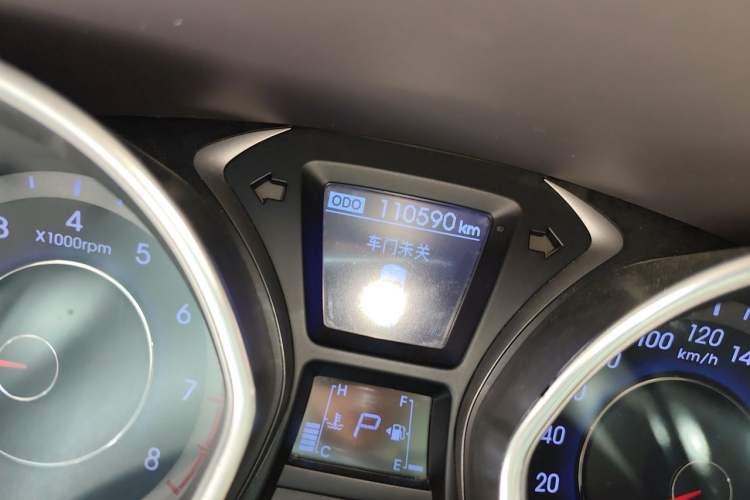 Used Hyundai Elantra (5th Generation / Langdong) 2012 1.6L Automatic Leading Model Odometer Close Up
