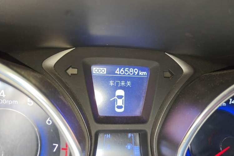 Used Hyundai Elantra (5th Generation / Langdong) 2012 1.6L Manual Leading Model Odometer Close Up