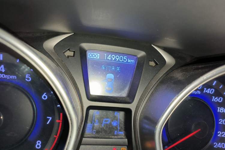Used Hyundai Elantra (5th Generation / Langdong) 2012 1.6L Automatic Leading Model Odometer Close Up