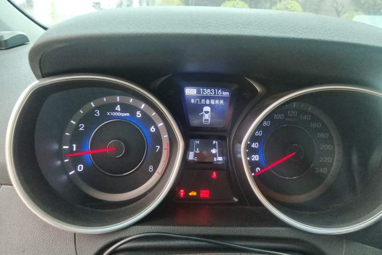 Used Hyundai Elantra (5th Generation / Langdong) 2012 1.6L Manual Leading Model Odometer Close Up