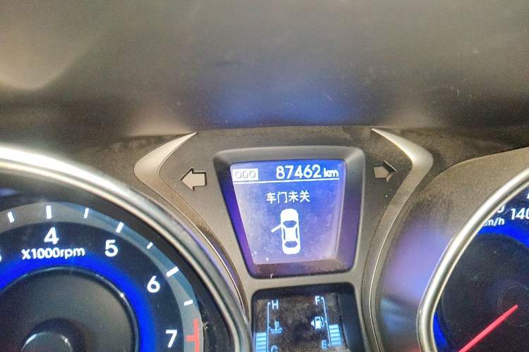 Used Hyundai Elantra (5th Generation / Langdong) 2012 1.6L Manual Leading Model Odometer Close Up