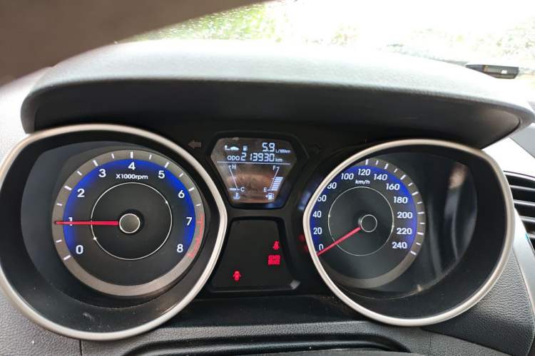Used Hyundai Elantra (5th Generation / Langdong) 2012 1.6L Manual Fashion Edition Odometer Close Up