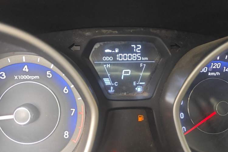 Used Hyundai Elantra (5th Generation / Langdong) 2012 1.6L Automatic Fashion Edition Odometer Close Up