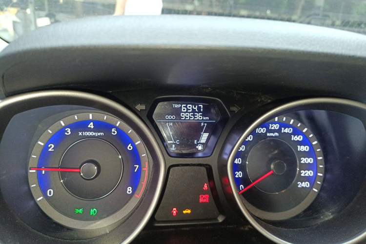 Used Hyundai Elantra (5th Generation / Langdong) 2012 1.6L Manual Fashion Edition Odometer Close Up