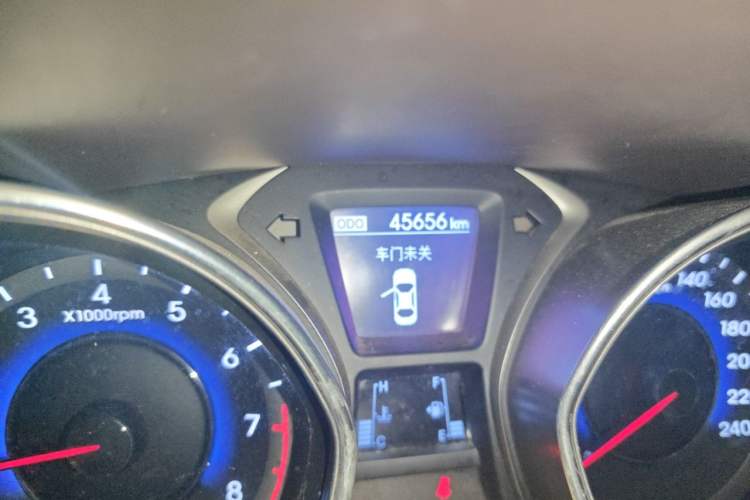 Used Hyundai Elantra (5th Generation / Langdong) 2012 1.6L Manual Leading Model Odometer Close Up