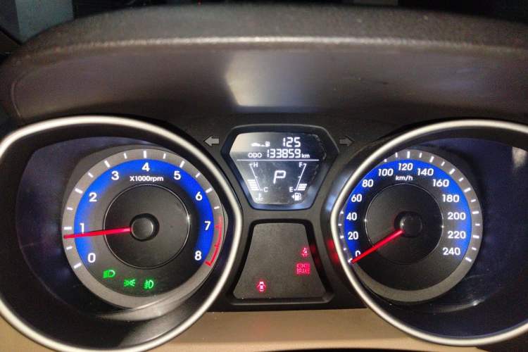 Used Hyundai Elantra (5th Generation / Langdong) 2012 1.6L Automatic Fashion Edition Odometer Close Up