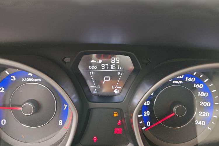 Used Hyundai Elantra (5th Generation / Langdong) 2012 1.6L Automatic Fashion Edition Odometer Close Up