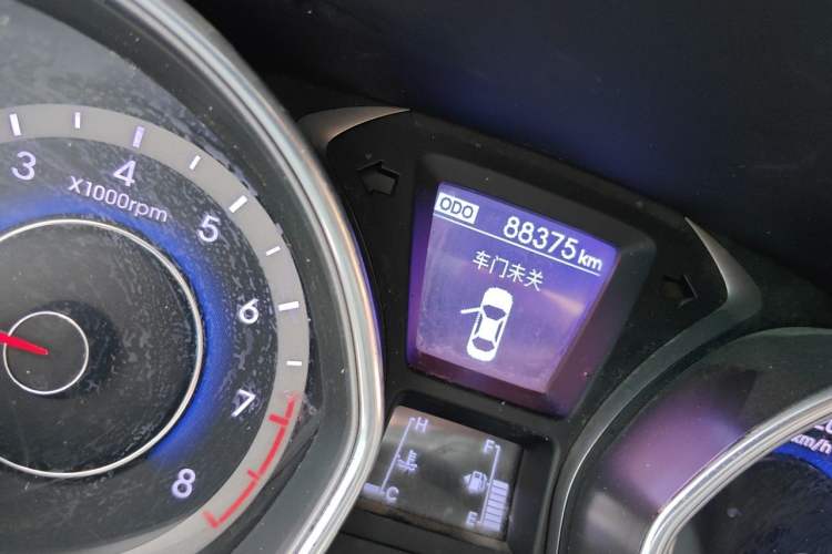 Used Hyundai Elantra (5th Generation / Langdong) 2012 1.6L Manual Leading Model Odometer Close Up