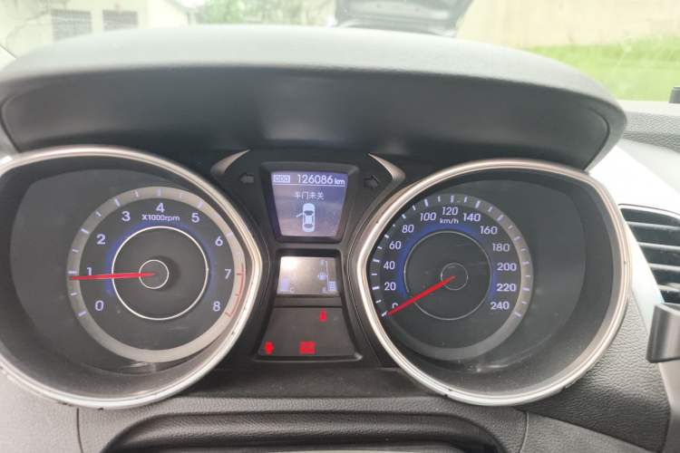 Used Hyundai Elantra (5th Generation / Langdong) 2012 1.6L Manual Leading Model Odometer Close Up