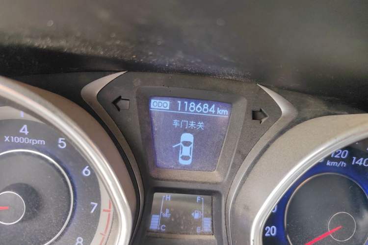 Used Hyundai Elantra (5th Generation / Langdong) 2012 1.6L Manual Leading Model Odometer Close Up