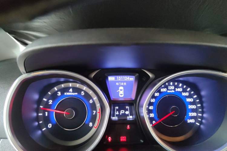 Used Hyundai Elantra (5th Generation / Langdong) 2012 1.6L Automatic Prestige Model Odometer Close Up