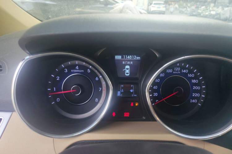 Used Hyundai Elantra (5th Generation / Langdong) 2012 1.6L Manual Leading Model Odometer Close Up