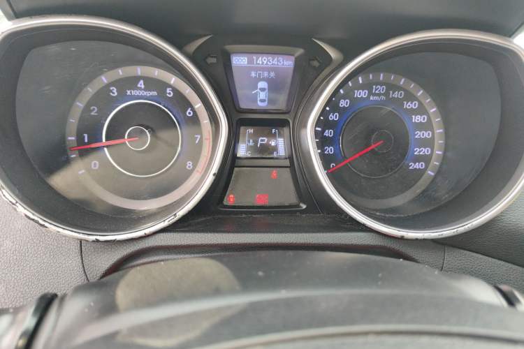 Used Hyundai Elantra (5th Generation / Langdong) 2012 1.6L Automatic Prestige Model Odometer Close Up