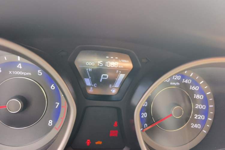Used Hyundai Elantra (5th Generation / Langdong) 2012 1.6L Automatic Fashion Edition Odometer Close Up
