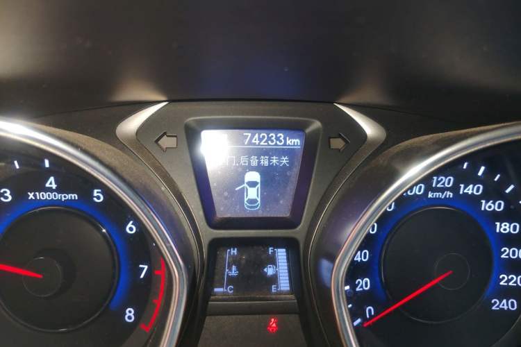 Used Hyundai Elantra (5th Generation / Langdong) 2012 1.6L Manual Leading Model Odometer Close Up