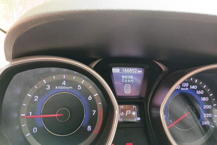 Used Hyundai Elantra (5th Generation / Langdong) 2012 1.6L Automatic Prestige Model Odometer Close Up