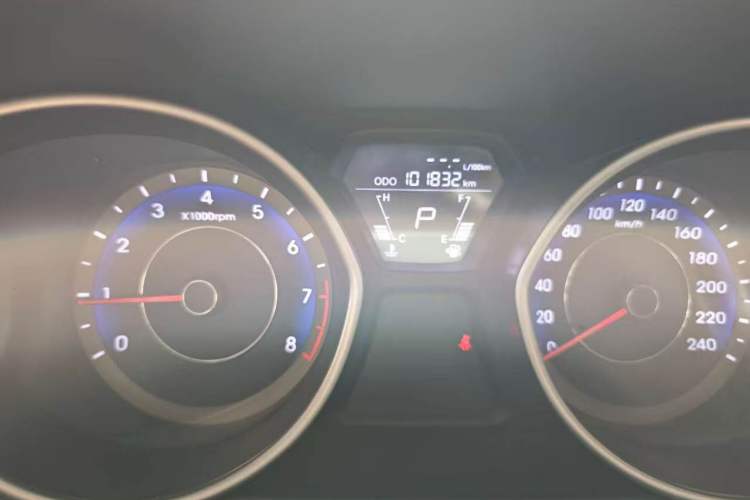 Used Hyundai Elantra (5th Generation / Langdong) 2012 1.6L Automatic Fashion Edition Odometer Close Up
