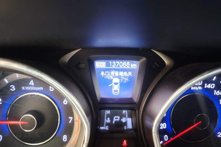 Used Hyundai Elantra (5th Generation / Langdong) 2012 1.6L Automatic Leading Model Odometer Close Up