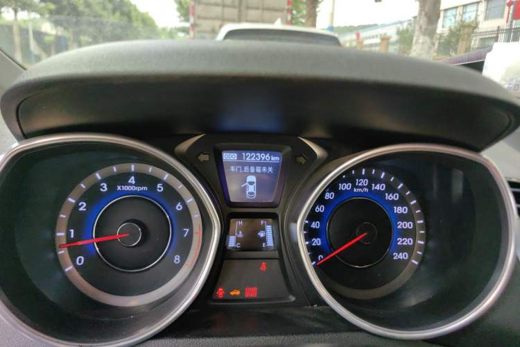 Used Hyundai Elantra (5th Generation / Langdong) 2012 1.6L Manual Leading Model Odometer Close Up