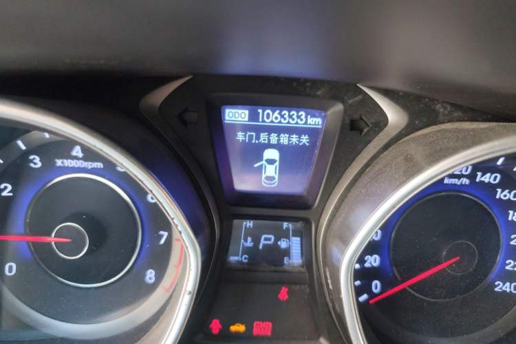 Used Hyundai Elantra (5th Generation / Langdong) 2012 1.6L Automatic Leading Model Odometer Close Up