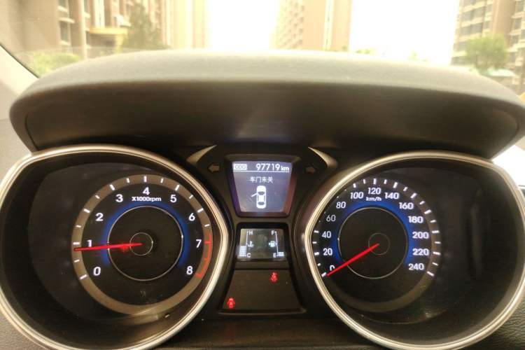 Used Hyundai Elantra (5th Generation / Langdong) 2012 1.6L Manual Leading Model Odometer Close Up