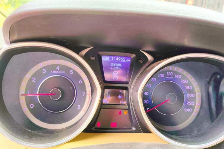 Used Hyundai Elantra (5th Generation / Langdong) 2012 1.6L Manual Leading Model Odometer Close Up