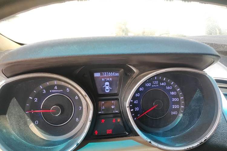 Used Hyundai Elantra (5th Generation / Langdong) 2012 1.6L Manual Leading Model Odometer Close Up
