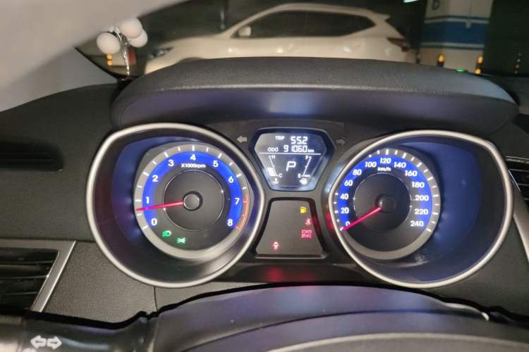 Used Hyundai Elantra (5th Generation / Langdong) 2012 1.6L Automatic Fashion Edition Odometer Close Up