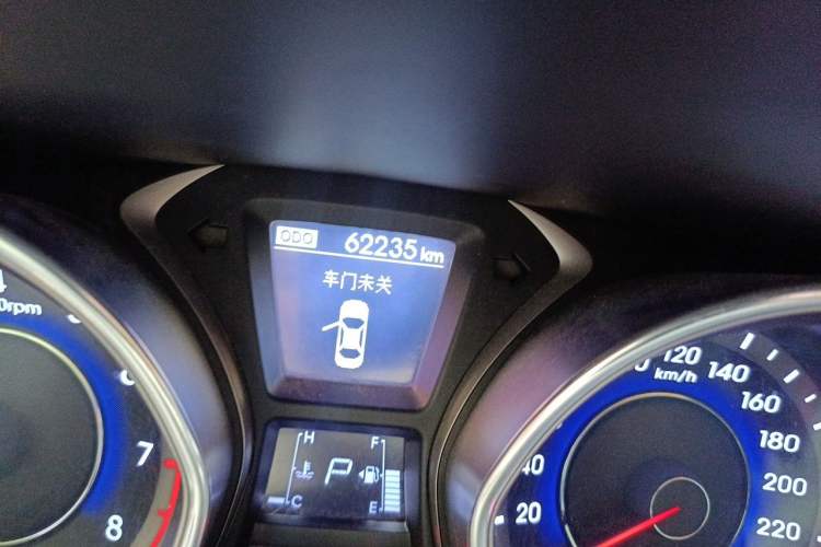 Used Hyundai Elantra (5th Generation / Langdong) 2012 1.6L Automatic Leading Model Odometer Close Up