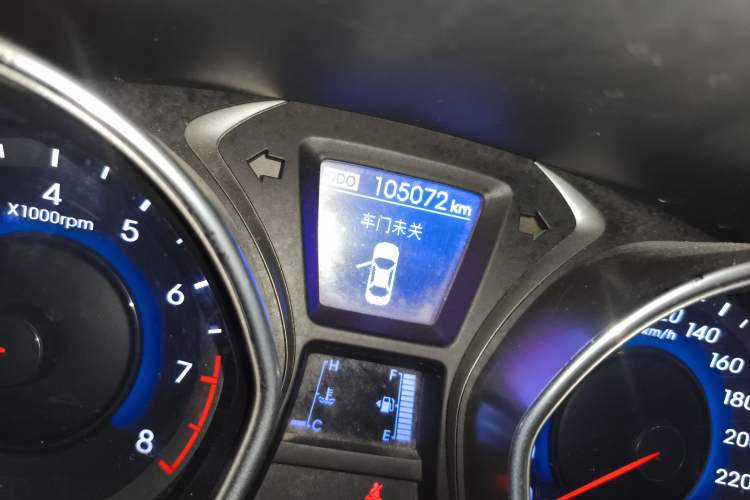 Used Hyundai Elantra (5th Generation / Langdong) 2012 1.6L Manual Leading Model Odometer Close Up