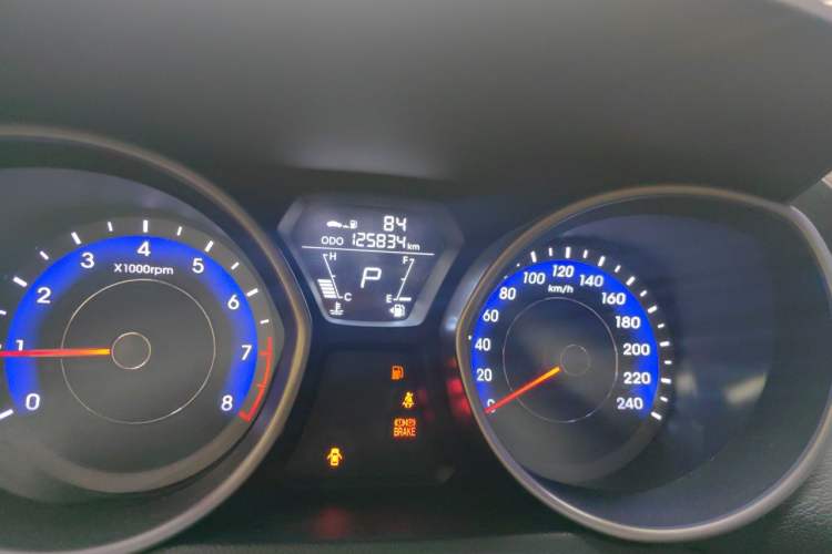 Used Hyundai Elantra (5th Generation / Langdong) 2012 1.6L Automatic Fashion Edition Odometer Close Up